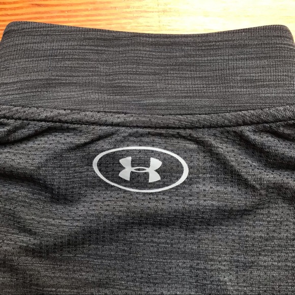 Under Armour Heather Grey Black Long Sleeve Half Zip Top, EUC, S - Picture 11 of 13